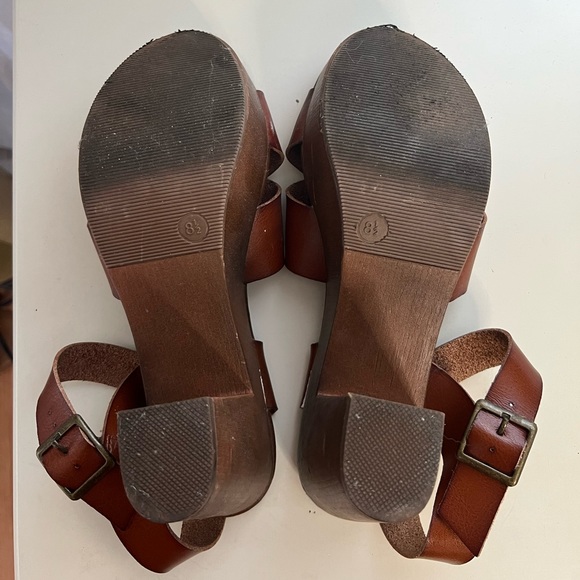 Platform Sandals - Picture 5 of 6